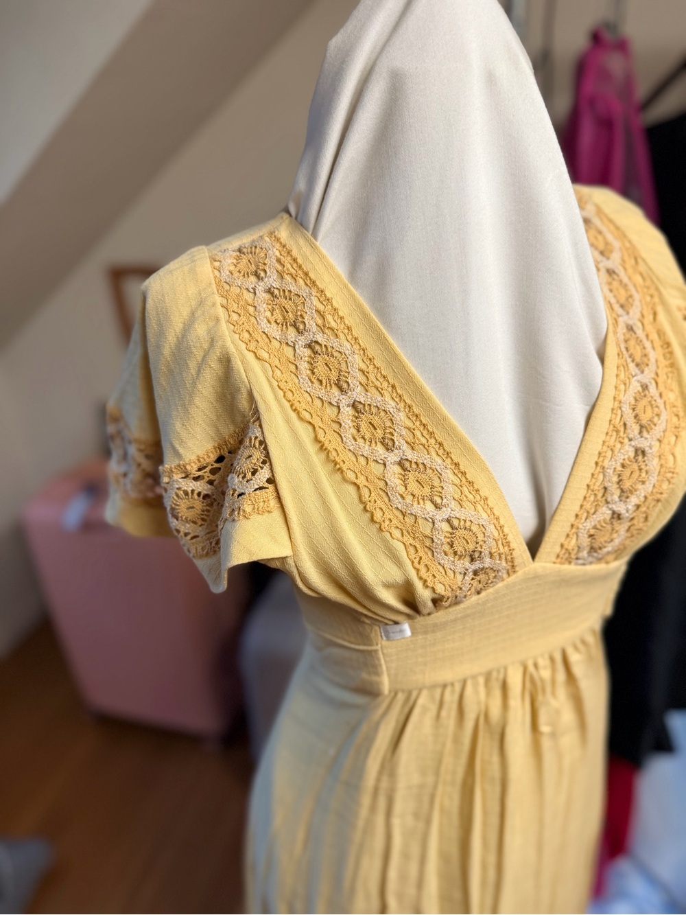 Sunlit Lace-Trim V-Neck Midi Dress in Yellow - Picture 3 of 8